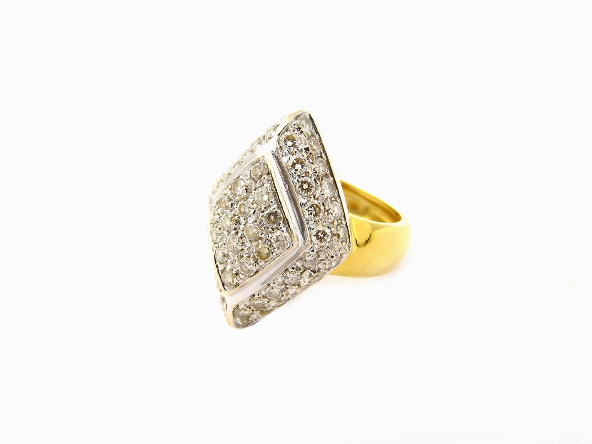 Anello in Oro Giallo e Bianco con Diamanti