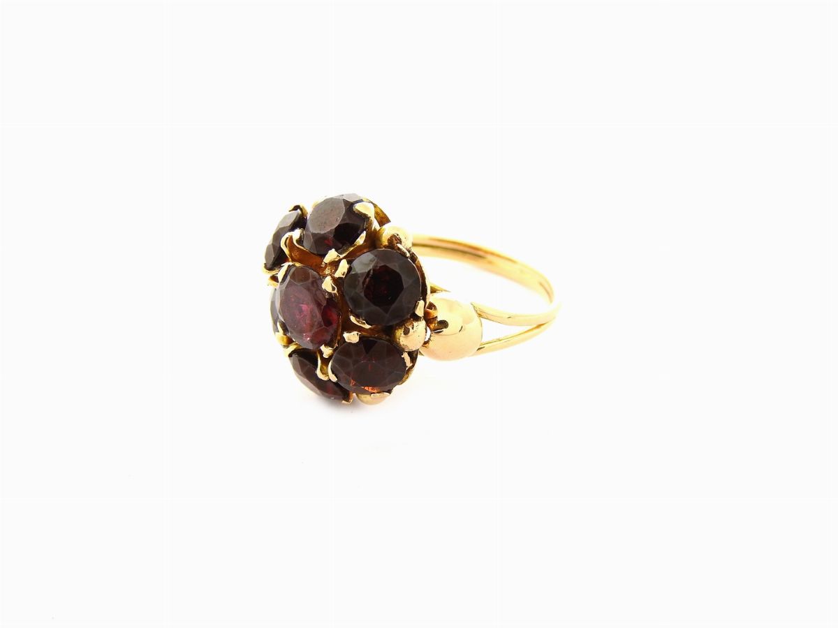 Demi Parure Spilla e Anello in Oro Giallo e Granati
