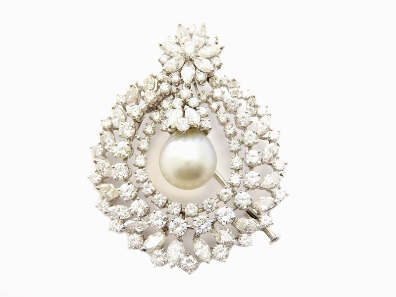 Spilla Arcesi in Oro Bianco, Diamanti e Perla Coltivata South Sea