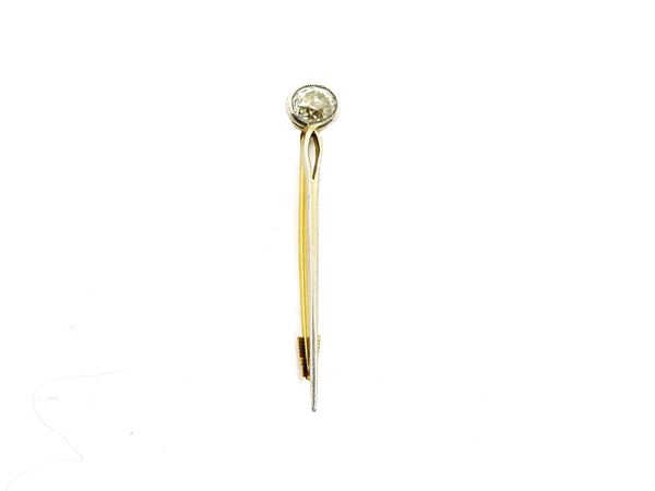 White and yellow gold Musy bar brooch with diamonds