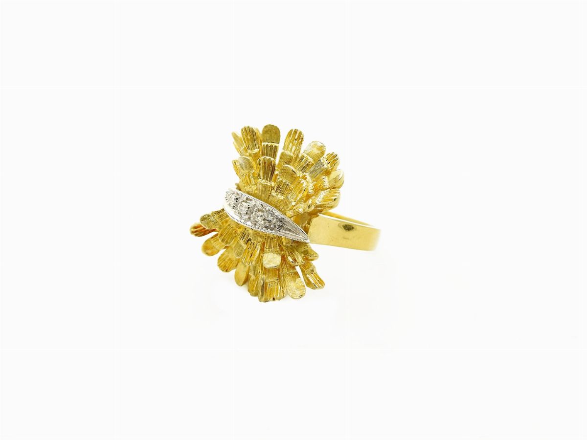 Anello in Oro Giallo e Bianco con Diamanti