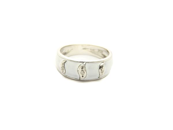White gold ring with diamonds and enamel