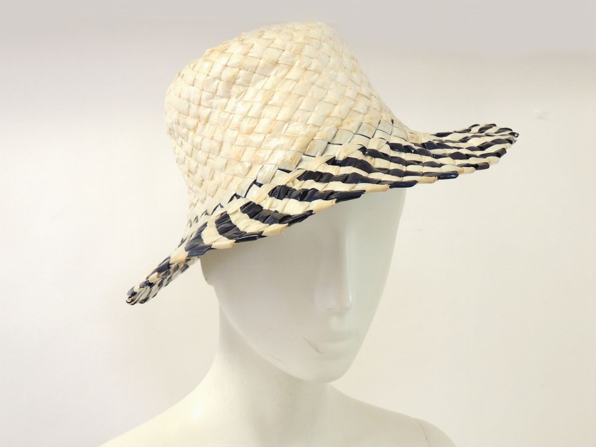 Tre Cappelli in Rafia Lucida