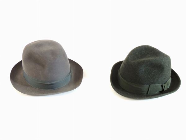 Due cappelli da uomo in panno, Cappelleria Cambini  (Firenze)  - Asta Accessori Vintage - Maison Bibelot - Casa d'Aste Firenze - Milano