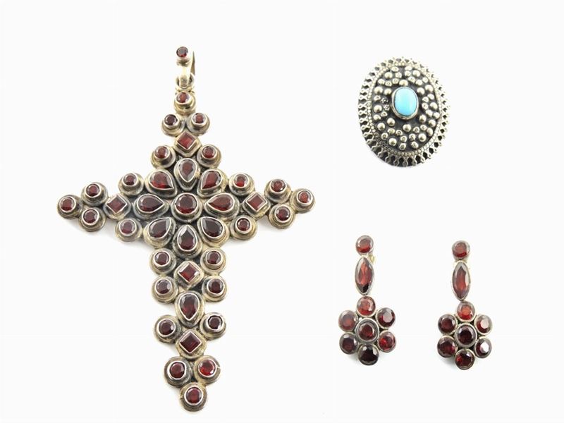 Lotto di Bijoux in Metallo Argentato e Granati