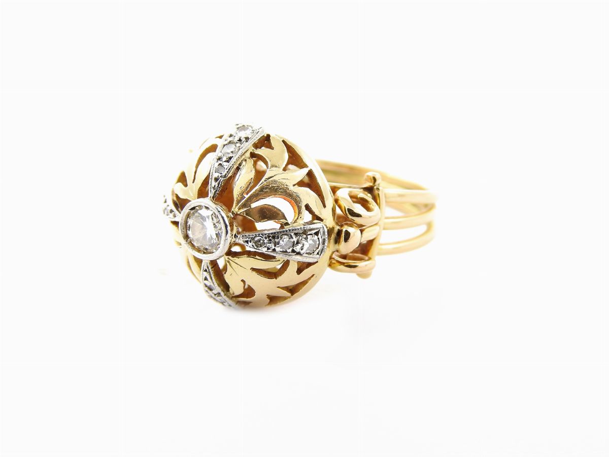 Anello in Oro Giallo e Bianco con Diamanti