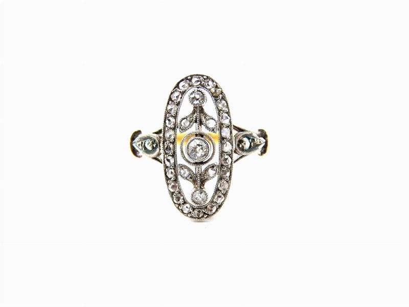 Anello in Oro Giallo e Bianco con Diamanti