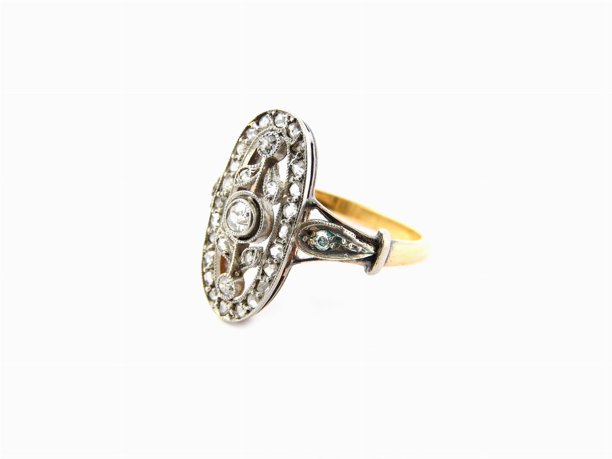 Anello in Oro Giallo e Bianco con Diamanti