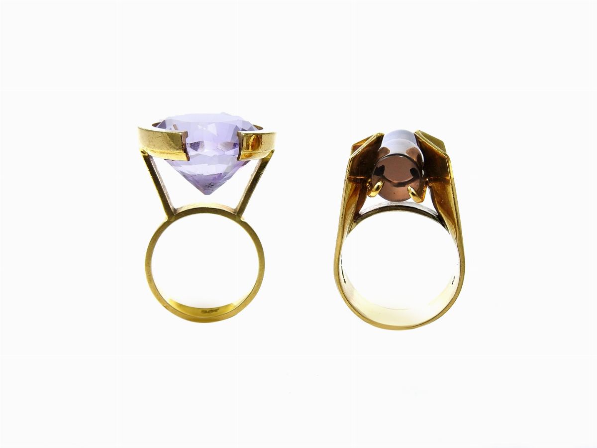 Due Anelli di Design in Oro Giallo 375/1000 con Quarzi Ametista e Fumé