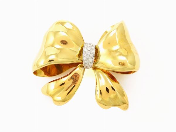 Yellow gold brooch with diamonds  - Auction Jewels - II - II - Maison Bibelot - Casa d'Aste Firenze - Milano