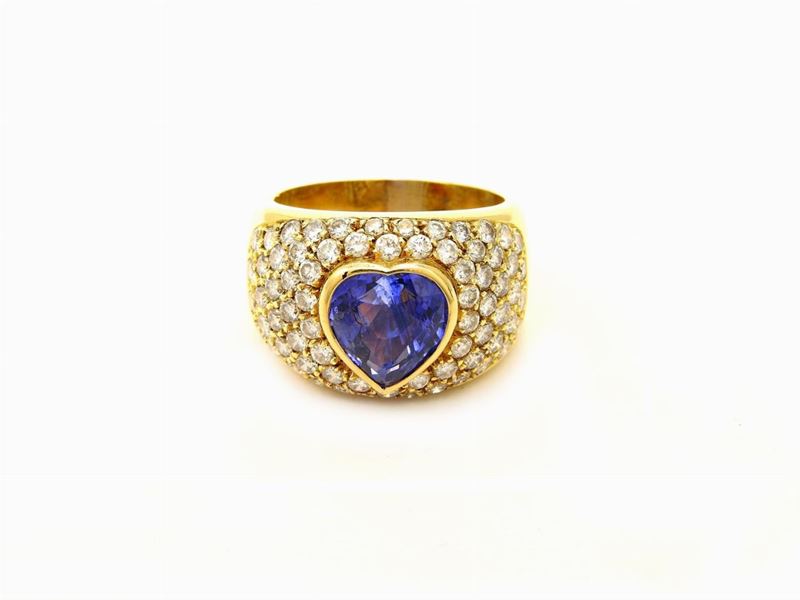 Anello a Fascia in Oro Giallo con Diamanti e Zaffiro