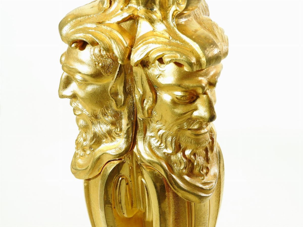 Coppia di Grandi Candelabri in Metallo Dorato