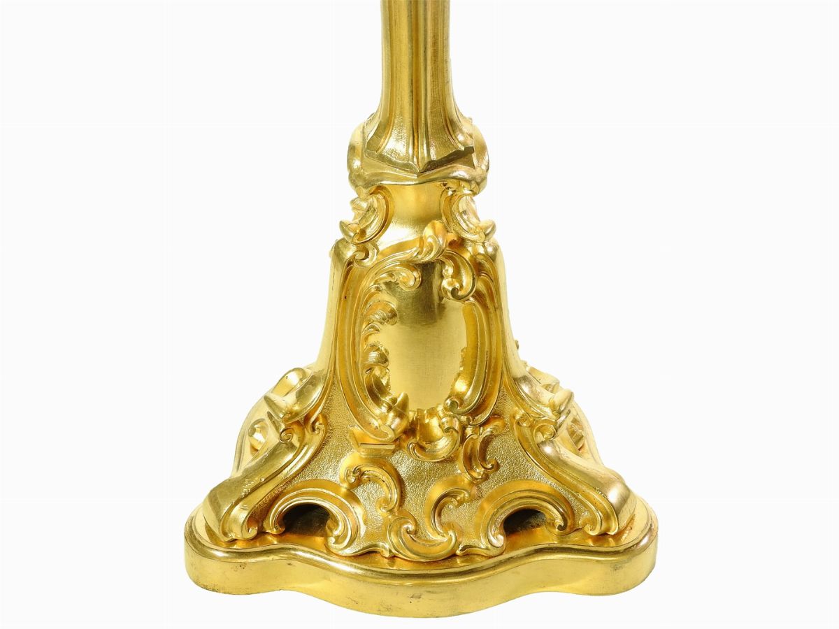 Coppia di Grandi Candelabri in Metallo Dorato