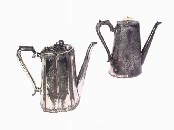 Two Sheffield Coffeepots  - Auction The Riz Ortolani and Katyna Ranieri collection / Forniture and Art objects  - II - II - Maison Bibelot - Casa d'Aste Firenze - Milano