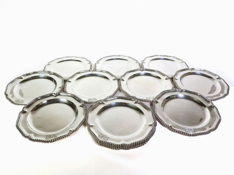 Serie di Dodici Piatti in Argento