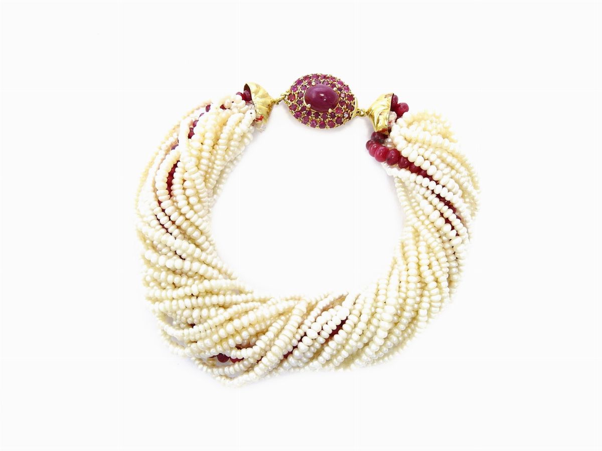 Demi Parure Collana e Bracciale in Microperle e Rubini con Fermezze in Oro Giallo e Rubini