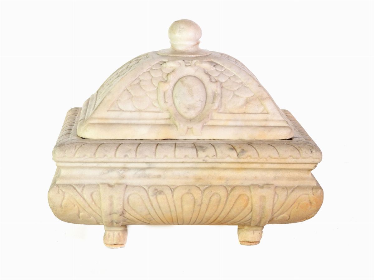 Cofanetto Ad Urna in Marmo