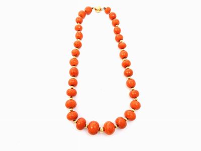 Collana in Oro Giallo e Corallo Rosso Aranciato