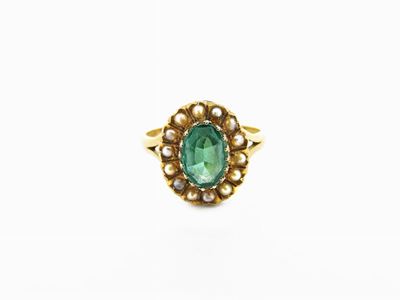 Anello a Margherita in Oro Giallo, Microperle e Pietra Verde