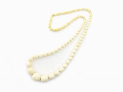 Collana Scalare in Avorio