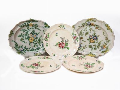 Lotto di Oggetti in Maiolica e Terraglia