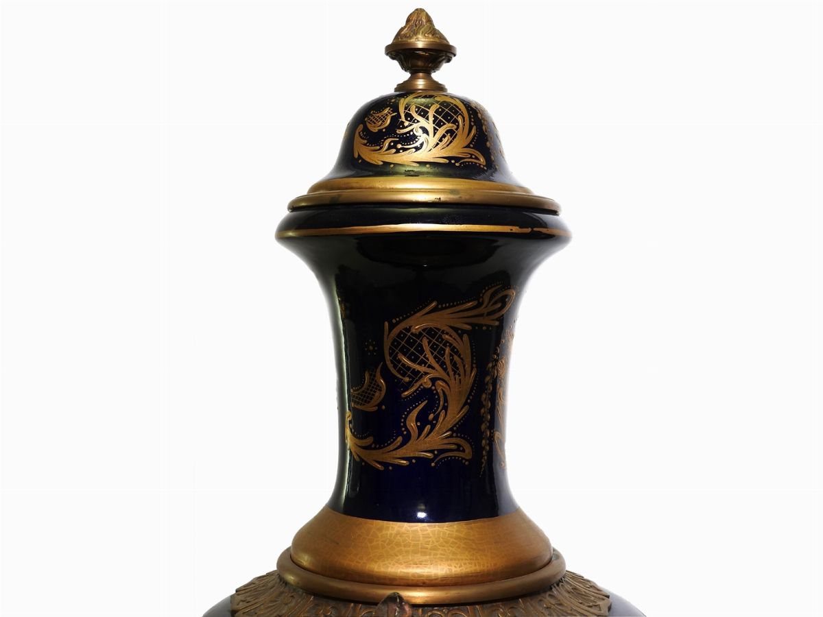 Grande Vaso in Ceramica nello Stile di Sèvres