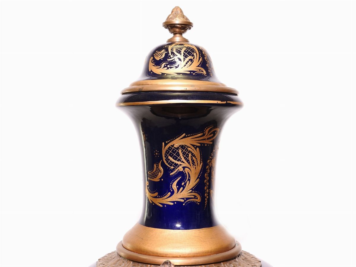 Grande Vaso in Ceramica nello Stile di Sèvres
