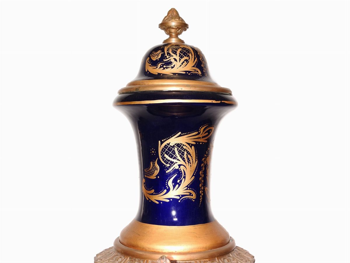 Grande Vaso in Ceramica nello Stile di Sèvres