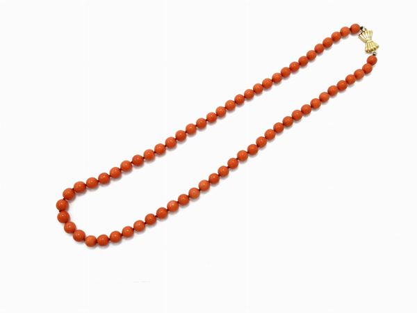 Orange red coral necklace with yellow gold clasp