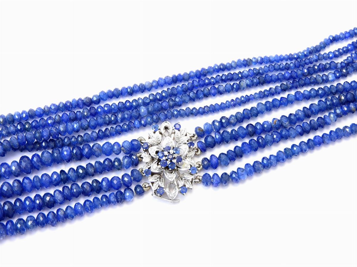 Collana a Quattro Fili Scalari di Zaffiri con Fermezza in Oro Bianco e Zaffiri