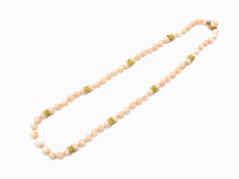 Collana Scalare di Corallo Rosa con Inserti e Fermezza in Oro Giallo