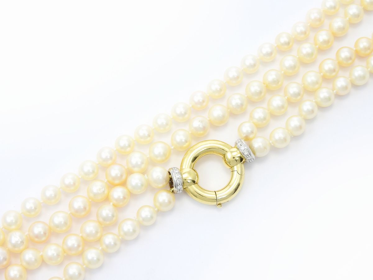 Collana a Due Fili di Perle Coltivate Akoya, Fermezza Ad Anello in Oro Giallo e Bianco con Diaman...