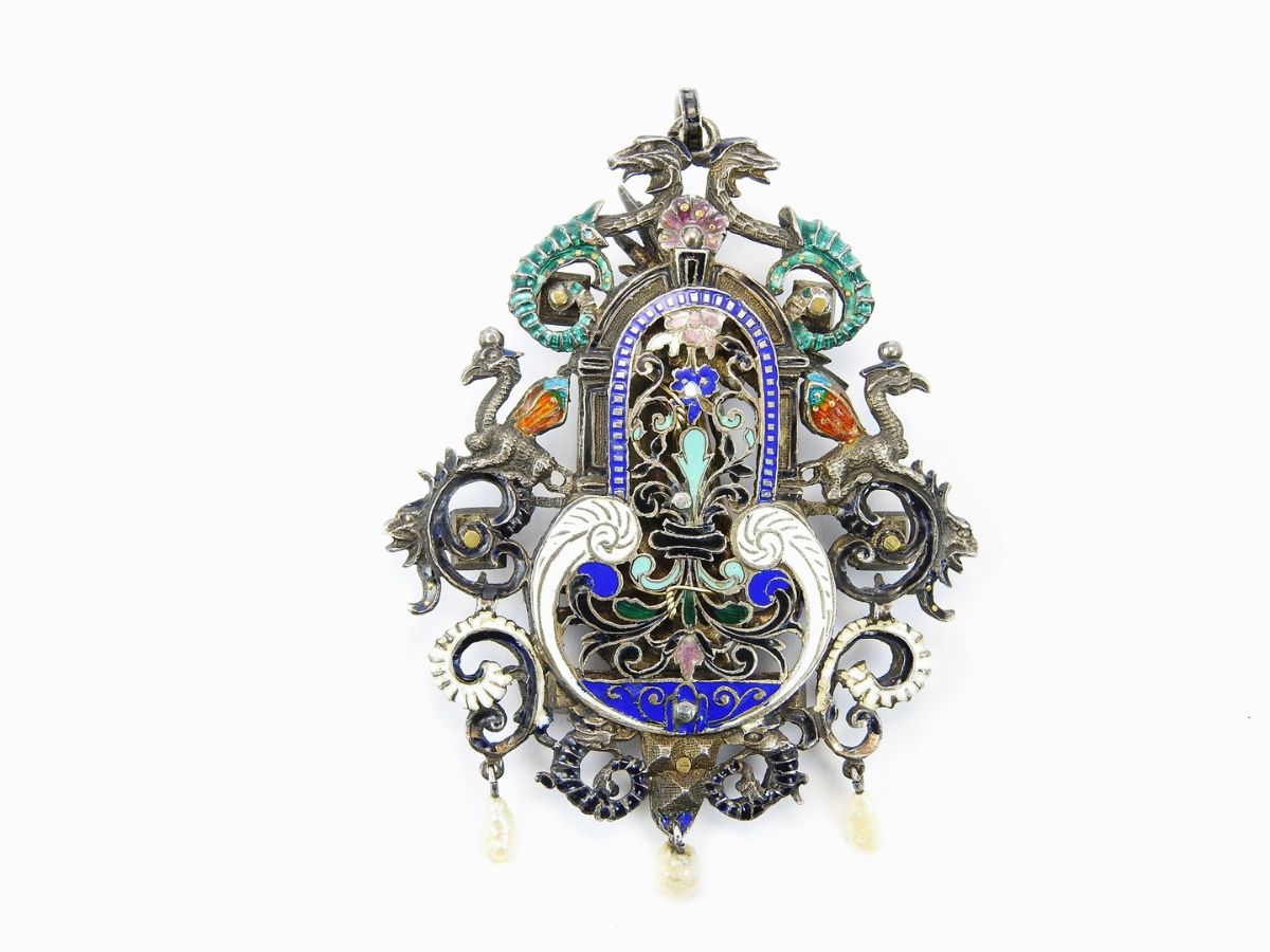 Antico Pendente in Argento, Oro Giallo, Smalti Policromi, Diamanti, Rubini e Smeraldi