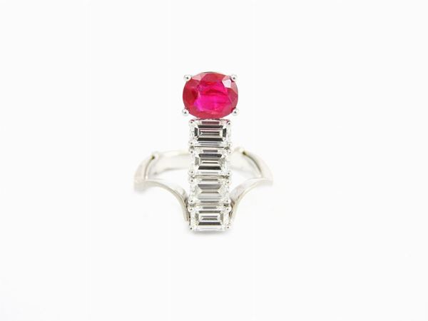 White gold Cirio ring with diamonds and ruby