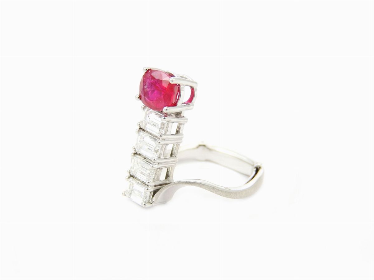 Anello Cirio in Oro Bianco con Diamanti e Rubino