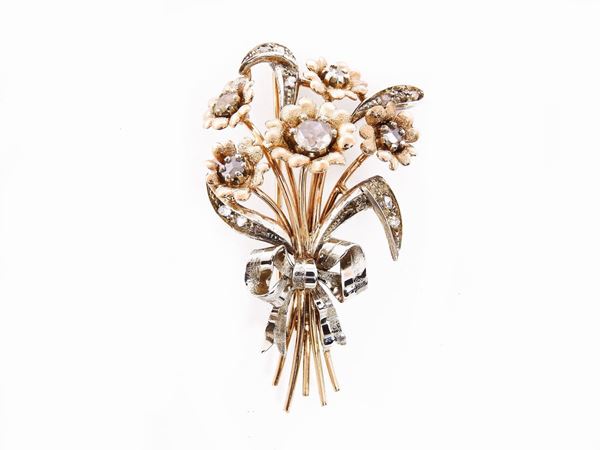 White and yellow gold brooch with diamonds  - Auction Jewels - II - II - Maison Bibelot - Casa d'Aste Firenze - Milano
