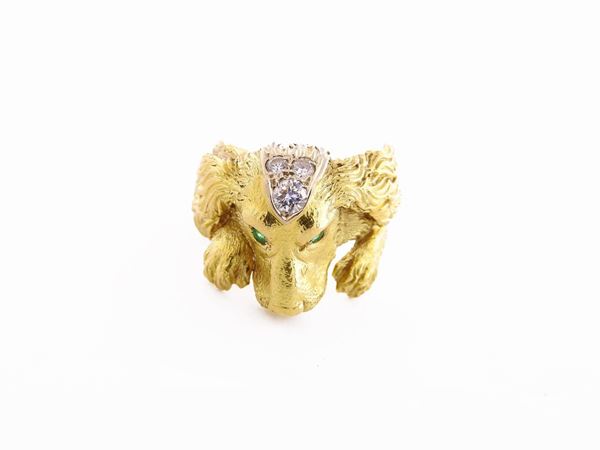 Yellow gold animalier-shaped ring with diamonds and emeralds
