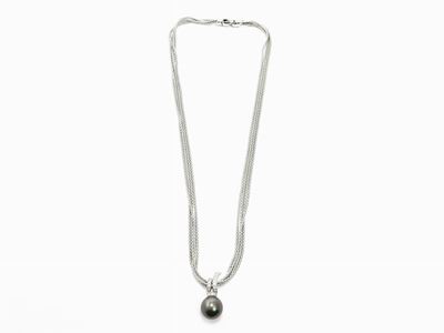 Girocollo a Quattro Catene a Maglia a Specchio e Pendente in Oro Bianco con Diamanti e Perla Tahi...