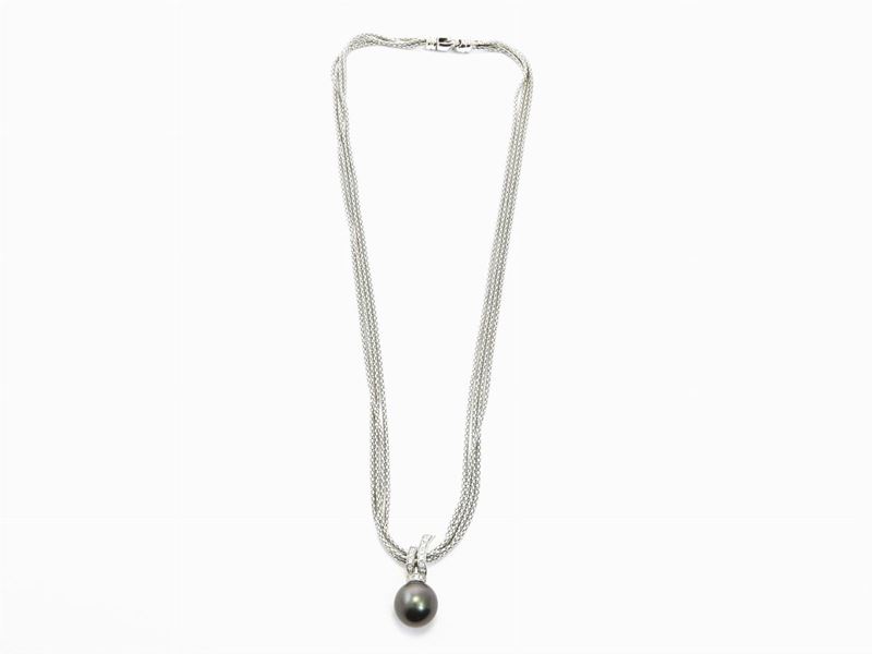 Girocollo a Quattro Catene a Maglia a Specchio e Pendente in Oro Bianco con Diamanti e Perla Tahi...