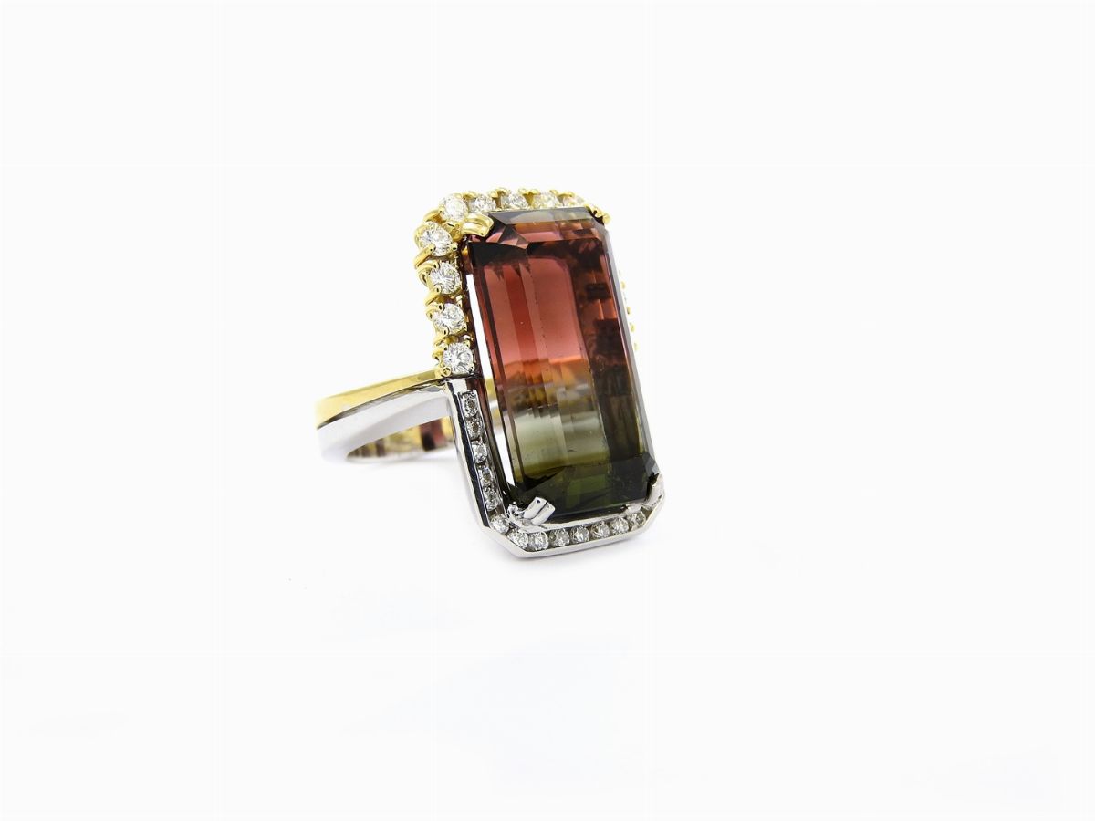 Anello Averla in Oro Bianco e Giallo con Diamanti e Tormalina Policroma