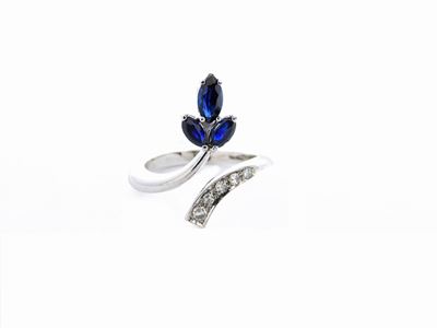 Anello in Oro Bianco, Diamanti e Zaffiri