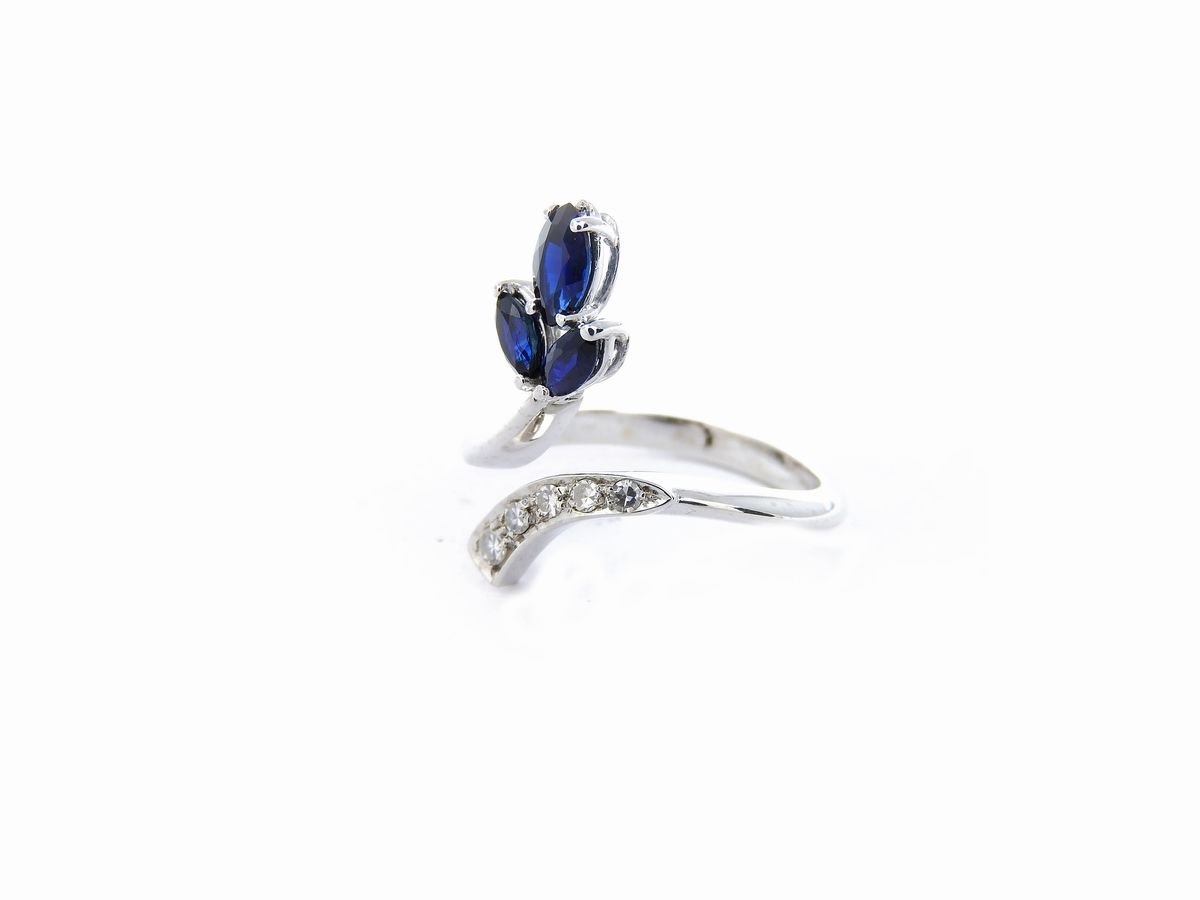 Anello in Oro Bianco, Diamanti e Zaffiri
