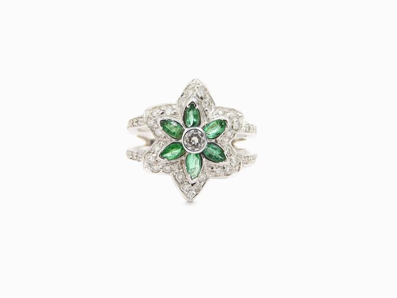 Anello in Oro Bianco, Diamanti e Smeraldi