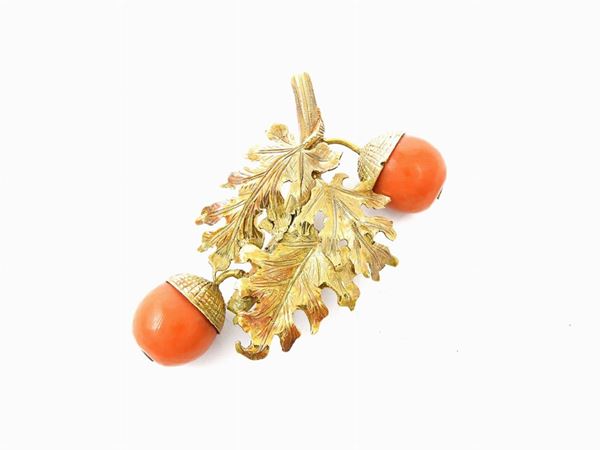 Spilla in oro giallo 585/1000 e corallo arancio