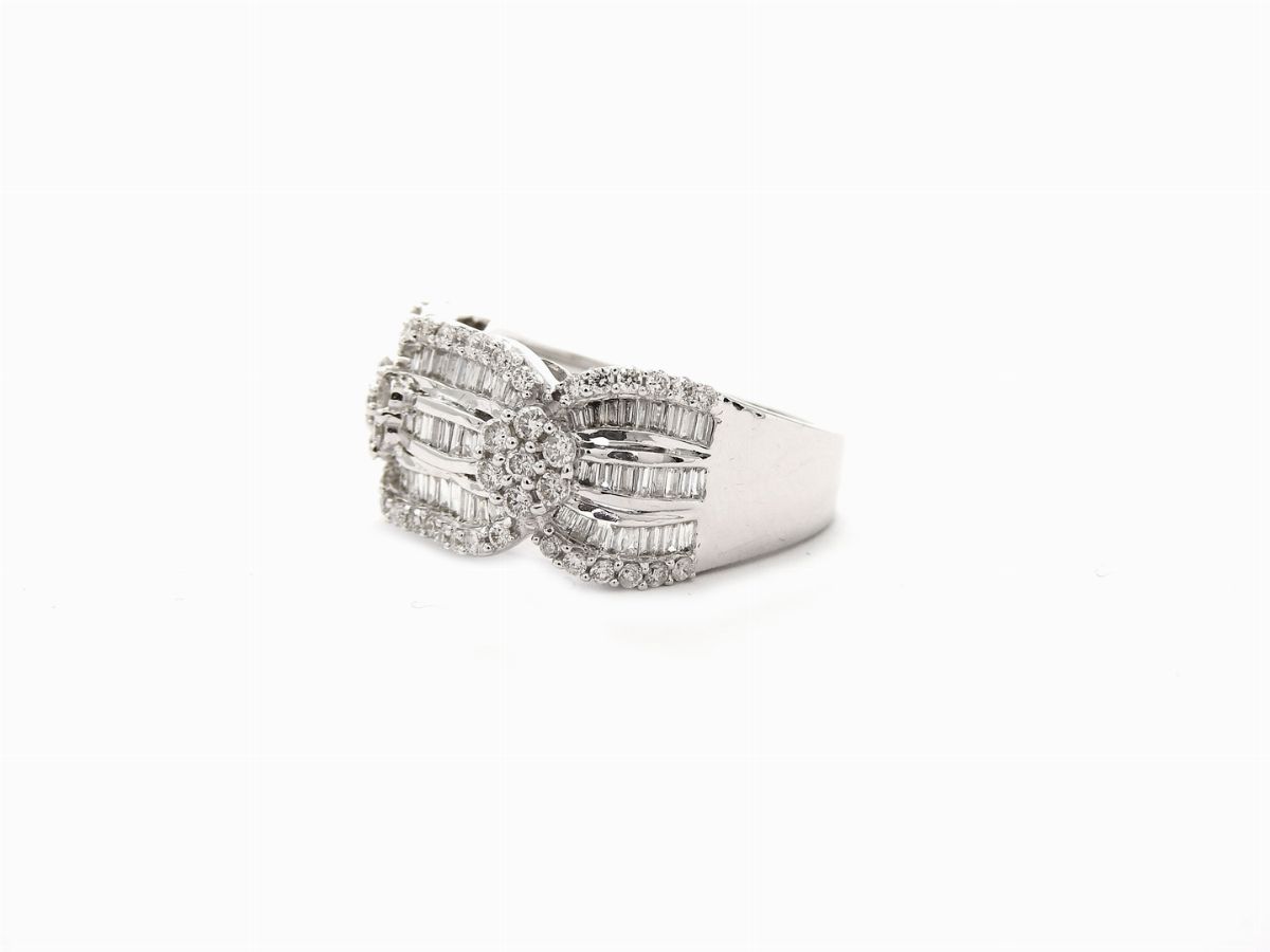 Anello in Oro Bianco e Diamanti