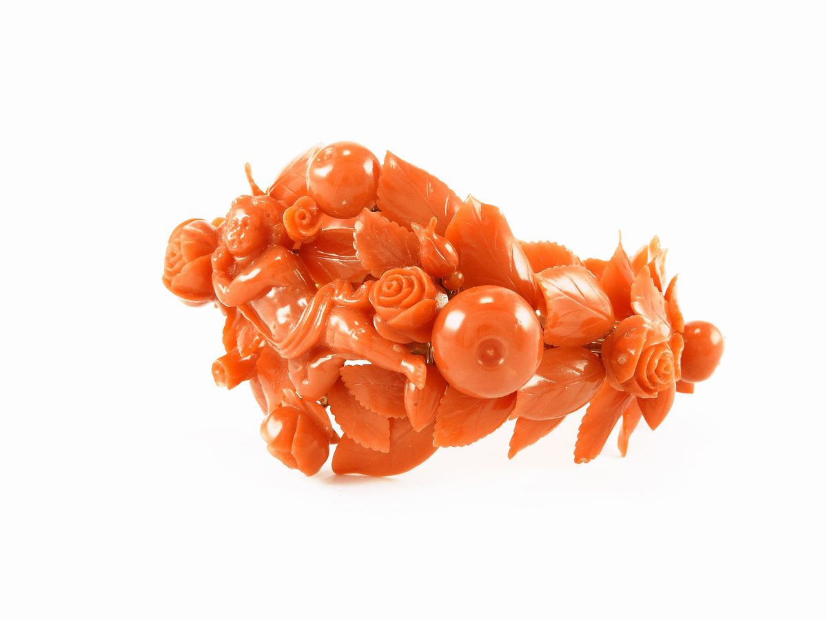 Bracciale Rigido in Oro Giallo e Coralli Rosso Arancio Lavorati