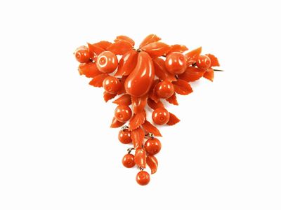 Spilla in Oro Giallo e Corallo Rosso Arancio Lavorato