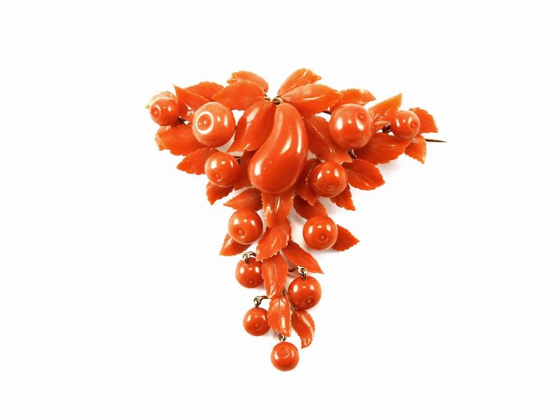 Spilla in Oro Giallo e Corallo Rosso Arancio Lavorato