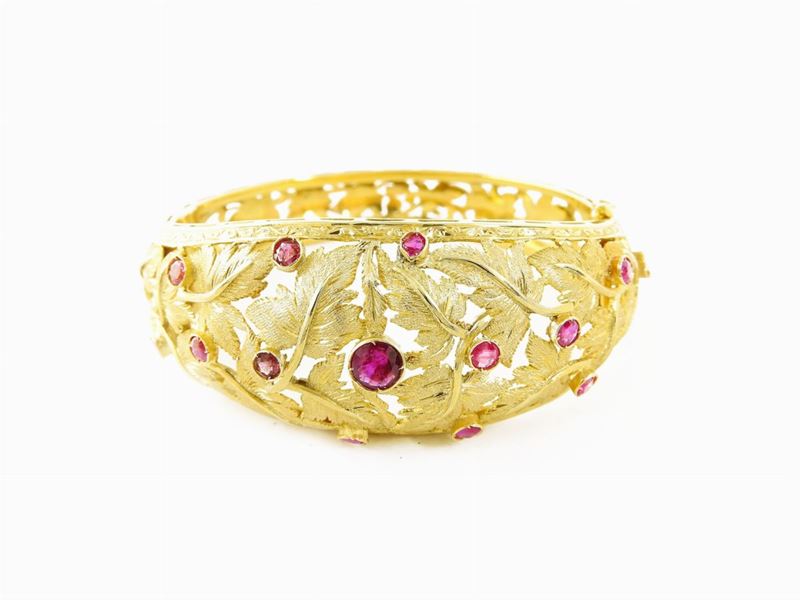 Bracciale Rigido in Oro Giallo con Rubini