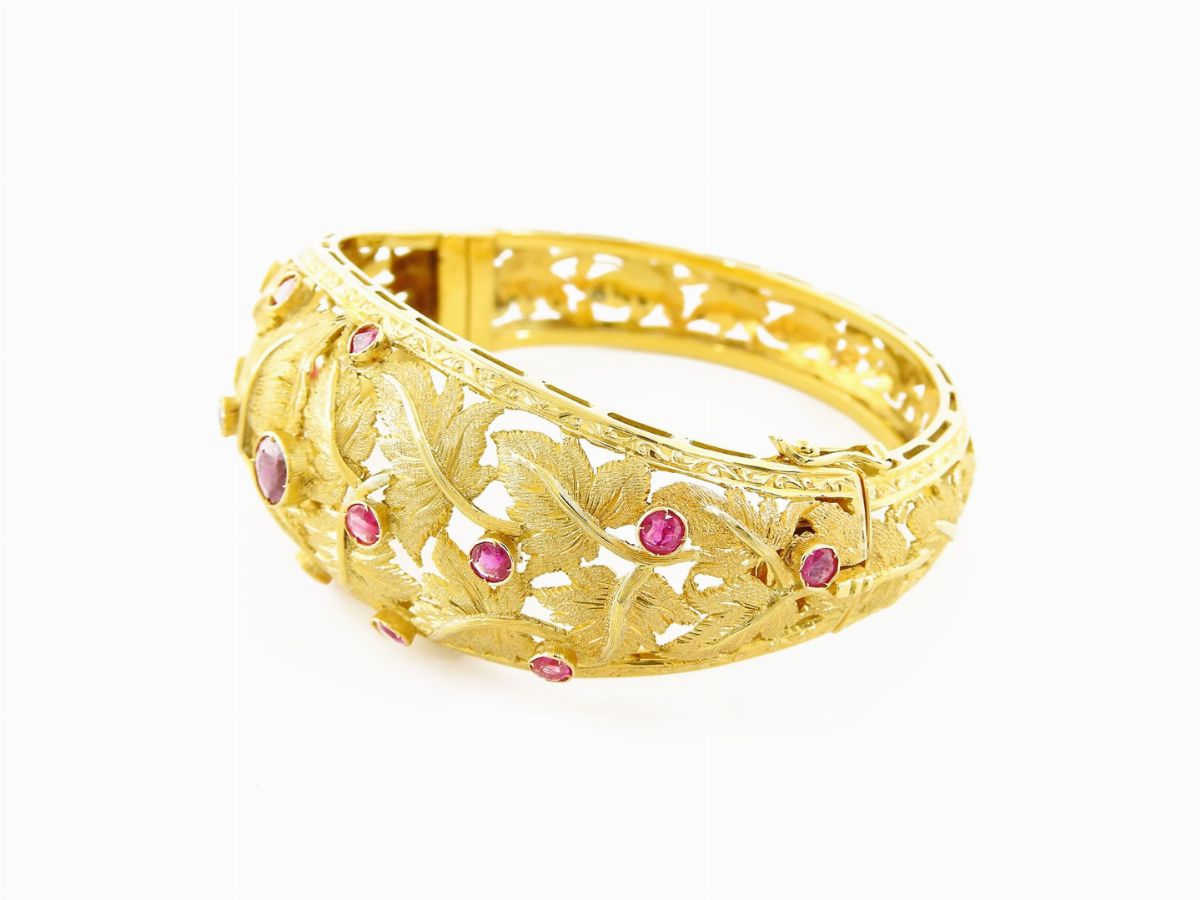 Bracciale Rigido in Oro Giallo con Rubini